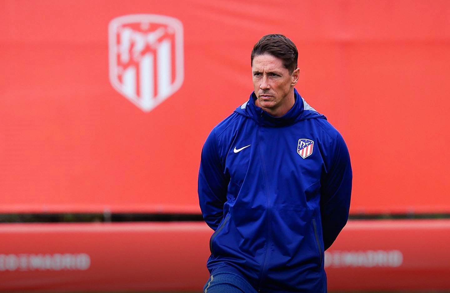Fernando Torres como entrenador durante un entrenamiento del Atlético de Madrid B.